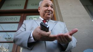 "Doar un jucător de la Rapid are 300.000 â‚¬!"CINE CREZI CĂ‚ E?