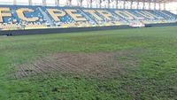 Când se schimbă cel mai prost gazon din Superliga și cum 100 de camioane cu deșeuri vor duce operațiunea la peste 1 milion de euro!