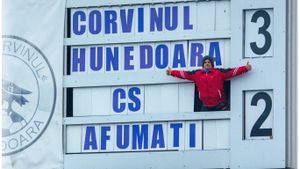 Corvinul defilează în Liga 2! Florin Maxim: ”Toți ne văd cu un picior în SuperLigă, le propun să ne facă deja o invitaţie”