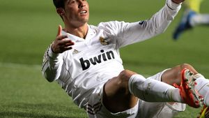 VIDEO** Ronaldo, absolut PENIBIL! Faza în care a arătat de ce Messi e cel mai bun din lume! A fost "faultat" de minge și a cerut penalty :)
