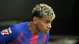 Lamine Yamal s-a despărțit de iubita lui imediat după ce a cumpărat o casă de 14 milioane de euro în care urmau să locuiască împreună