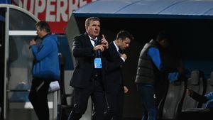 Gică Hagi, în gardă înainte de Universitatea Craiova - Farul Constanța: „Un adversar complet, trebuie să facem un meci mare!”. „Regele” a vorbit din nou despre „alianța” dintre Gigi Becali și Mihai Rotaru