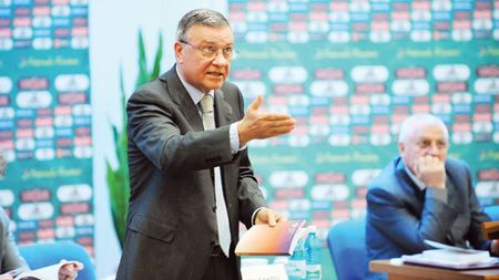 Cum va traduce Nașul "căcăcios"?** FIFA și UEFA au aflat de atacul la adresa lor lansat de Mircea Sandu