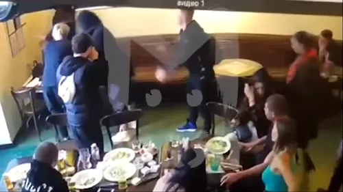 VIDEO | Kokorin și Mamaev au bătut un politician rus, în Moscova! Scena petrecută într-o cafenea a fost filmată: 