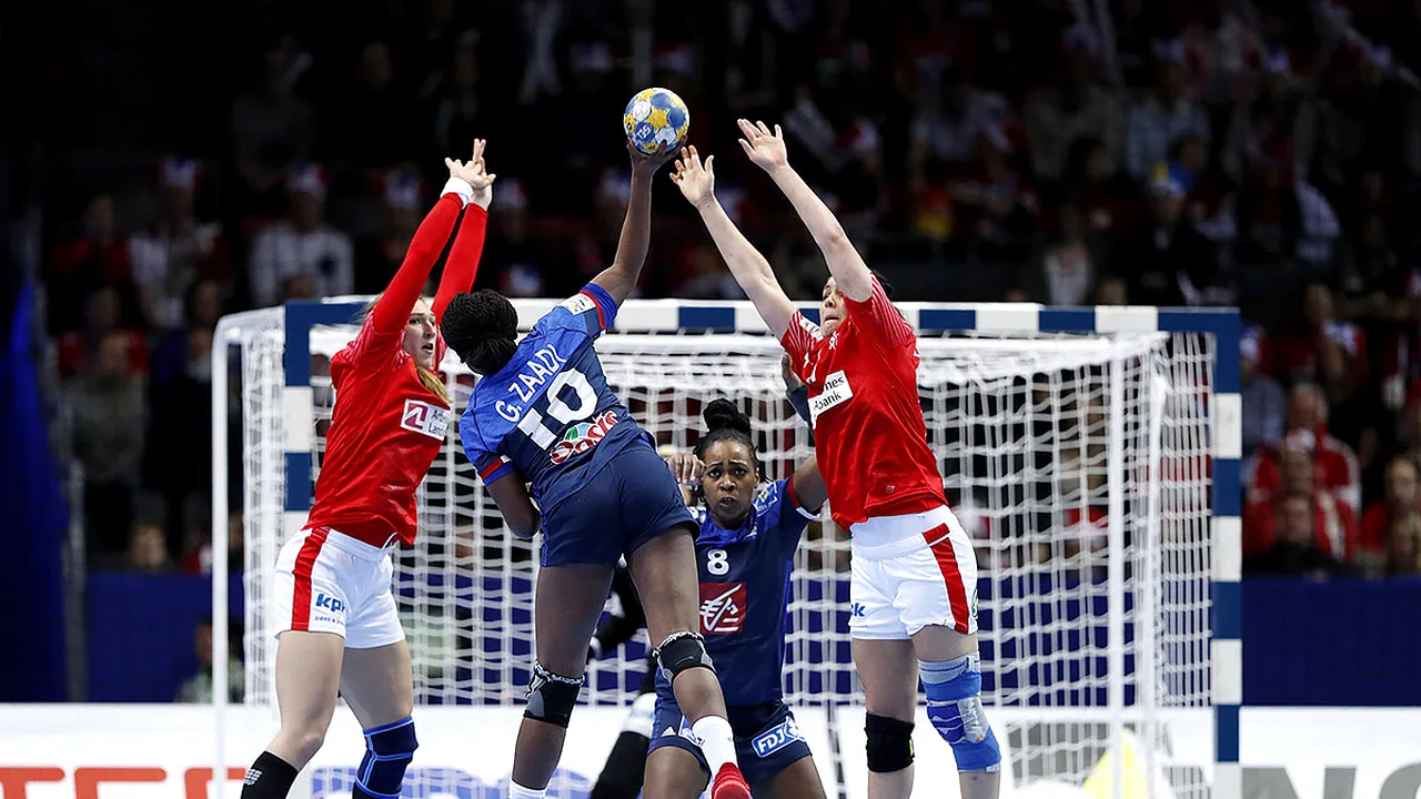 EURO 2016 | Franța a cucerit bronzul și a lăsat în afara podiumului echipa care ne-a barat drumul spre semifinale. Franța - Danemarca 25-22, într-un meci arbitrat de două românce 