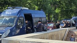 LIVEBLOG S-au strâns fanii pentru baraj Dinamo – FCSB! Câți roș-albaștri vor fi pe stadion și din ce punct al Capitalei pleacă ACUM. Ce se întâmplă cu suporterii „câinilor”