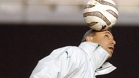 Stoicikov amenință cu FIFA  și UEFA