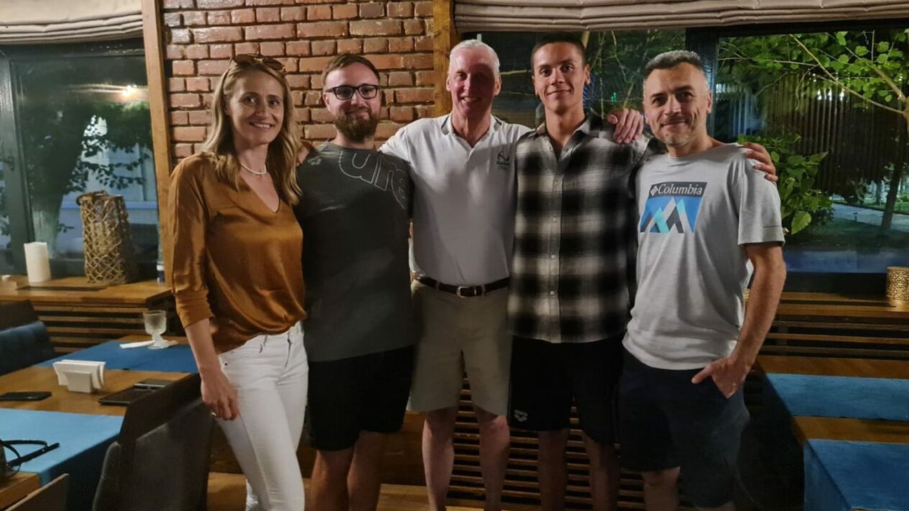 Întâlnire istorică: David Popovici și Jim Montgomery, americanul câștigător a cinci titluri mondiale! „Sunt multe similarități între noi, dar și câteva diferențe”