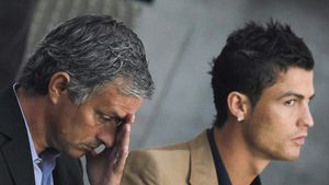 Război total Mourinho - Ronaldo. "Specialul" a așteptat o lună de zile să îi dea replică starului lui Real, acum nu a avut milă