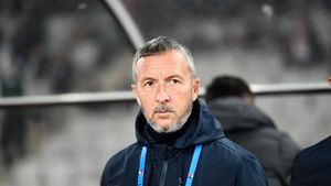 Cum a fost numit Leo Strizu peste capul lui Meme Stoica și de ce Teia Sponte a preferat să plece de la FCSB! „S-a opus mereu pentru că nu se poate comporta cu mine cum o face cu alții!” | VIDEO EXCLUSIV