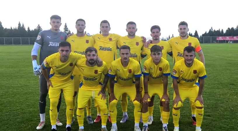 ACSM Reșița a disputat primele două amicale programate în Slovenia. Flavius Stoican a adus și un fundaș central