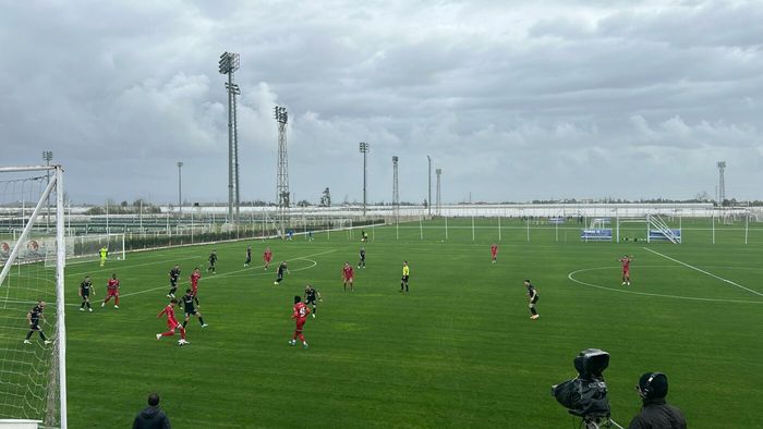 Surprize mari la meciul revelației din Superliga! Doi foști jucători de la Rapid, în tribune, la amicalul dimineții