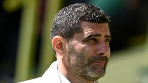 Sătul să fie înjurat de copil, Dani Coman a reacționat: „Mă, eu vreau să-mi duc familia la Pitești și vreau să mă bat cu băiatul ăla”