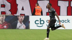 Dinamo își ia "tanc"! Atacantul care vine să facă ravagii în Liga 1. Transferul fost confirmat