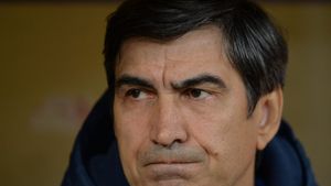 Cum a fost păcălit antrenorul Victor Pițurcă de trei importanți jucători ai Stelei chiar în vestiarul din Ghencea: „Nici musca nu intra!” | EXCLUSIV
