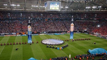 "Diavolii" merg în INFERN!** Schalke a vândut TOATE biletele pentru semifinala cu United în două ore