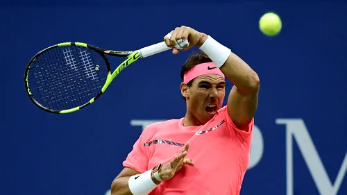 US Open | Roz-neon și emoții în primul set pentru Nadal în drumul spre turul doi de la New York: spaniolul a ridicat nivelul și și-a făcut meciul ușor, la adăpostul acoperișului