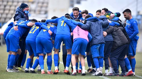 Corona Brașov a devenit matematic campioana Seriei a 5-a a Ligii 3, cu cinci meciuri rămase de disputat în sezonul regular. Echipa antrenată de Călin Moldovan a fost aproape de desființare în această primăvară