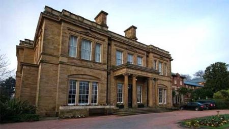 Dinamo pleacă într-un cantonament de lux: "câinii" vor sta într-un castel 