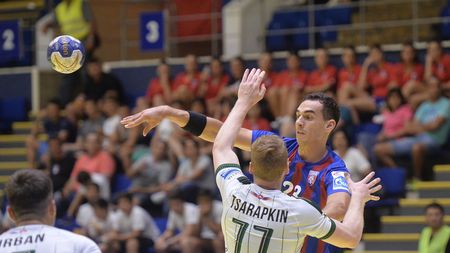 Lider surpriză în Liga Națională de handbal masculin. Steaua a ieșit cu bine după un debut complicat, cu șase meciuri oficiale în plus disputate