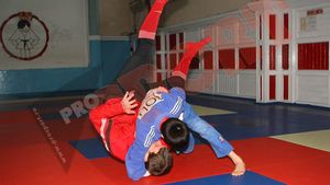 FOTO** A dat de pământ cu Marius Niculae!** "Marchez pentru tine!"