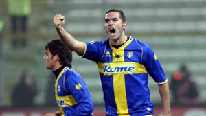 "Amoruso și Lucarelli vor să joace în Liga 1!"