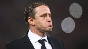 VIDEO | "Steaua nu e o candidată la titlu. Chiar dacă a venit Reghecampf". Răducioiu își dorește ca Viitorul să ia titlul și comentează plecarea lui Rădoi
