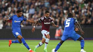West Ham face transferul anului după ce a umilit-o pe FCSB în Conference League! Ofertă fabuloasă făcută de fosta adversară a roș-albaștrilor pentru starul din Serie A