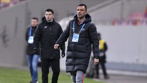 Toni Petrea, improvizație în apărarea FCSB-ului la meciul cu Craiova! Cine îi ia locul lui Andrei Miron