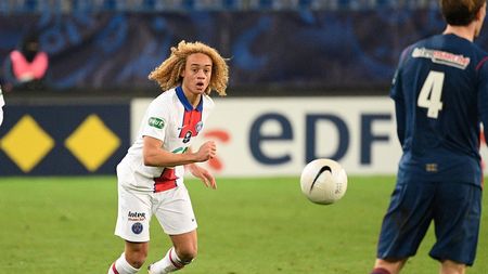 Botezul controversat pe care starul Neymar Jr. i l-a făcut coechipierului său de la PSG, Xavi Simons, cu ocazia aniversării vârstei de 18 ani!