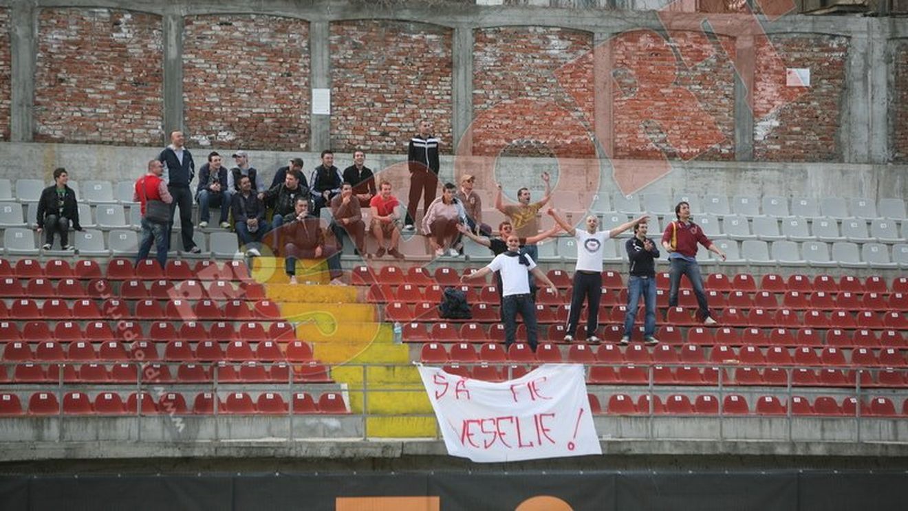 FOTO** "Câinii" au avut din nou fani la antrenament: "Să fie veselie!"