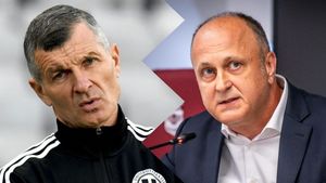 Ioan Ovidiu Sabău condamnă decizia lui Dan Șucu de a-l demite pe Cristiano Bergodi: „Cei care conduc clubul ar trebui să ia deciziile fără să fie influențați. Suporterii, în loc să-și susțină echipa, pun presiune în plus”