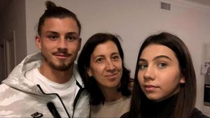 Mama lui Radu Drăgușin a răbufnit după ce numele fiului ei a apărut în scandalul pariurilor din Italia. Adevărata sumă pe care fundașul român i-a împrumutat-o lui Nicolo Fagioli