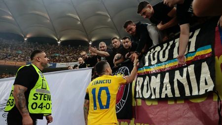 Scene halucinante pe Arena Națională: huliganii de la Uniți sub Tricolor au afișat un banner împotriva statului Kosovo! Nici căpitanul României, Nicolae Stanciu, nu a putut să îi convingă pe ultrași să renunțe la mesaj