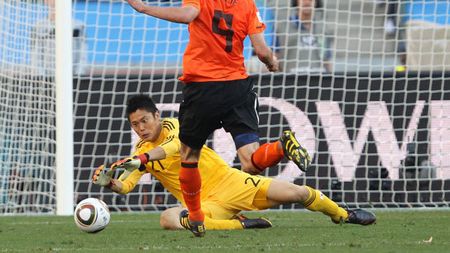 Van Persie, iertat de selecționer: "Nu l-am auzit! Zgomotul produs de vuvuzele era mare":)