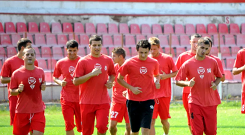 UTA testează** doi portari