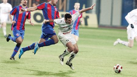 Planul DIABOLIC al lui Copos** pentru a i-l "fura" pe Moraes lui Becali!