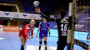 Liga Florilor debutează pe 7 octombrie! La fete nu s-au putut programa mai mult de șase etape înaintea Campionatului European. Băieții iau startul mâine, cu trei etape într-un turneu la Sf. Gheorghe