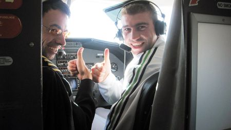 Lucian Bute a schimbat manușile cu o manșa de avion