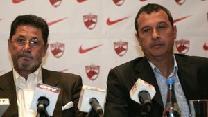 Dinu: "Rednic a adus 16 jucători și doar N'Doye a confirmat!** Asta spune multe"