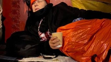 O fostă mare campioană a ajuns să doarmă în cimitir, pe cartoane: „Mi-am pierdut toți banii”