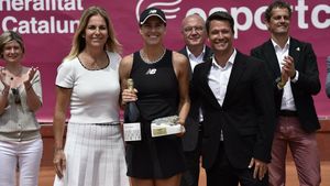 Sorana Cîrstea a cucerit pe toată lumea la festivitatea de premiere de la Catalonia Open! Discurs superb în limba spaniolă al campioanei: „Noi, românii, suntem foarte uniți în afara țării!" VIDEO