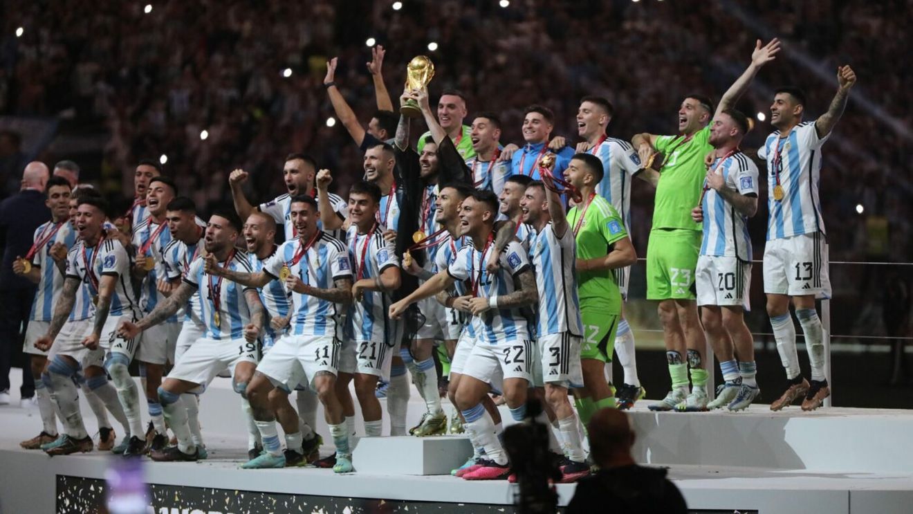 Transferul cu care Real Madrid îl salvează pe Radu Drăgușin. Tottenham a cerut 160.000.000 de euro pe fundașul central care e campion mondial alături de Messi