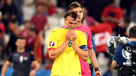 ULTIMA ORĂ‚ | Începem campania de calificare la CM 2018 fără Vlad Chiricheș. Fundașul, OUT pentru meciul cu Muntenegru. "E o pierdere grea"