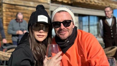 „Să-l sărbătorim cu toții pe David Beckham!” Imaginea postată de Victoria Beckham cu soțul ei cu ocazia împlinirii a 48 de ani a stârnit furori. Cum apare fostul fotbalist de la Manchester United | FOTO