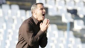 "Mi-am reziliat contractul, voi fi secundul lui Dorinel!"** Munteanu adună haita: încă un fost 'câine' vine să pună umărul la ridicarea noii echipe