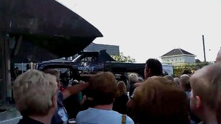 VIDEO | Un vehicul 4x4 a ucis două persoane și a rănit alte 18 în timpul unui spectacol, în Olanda