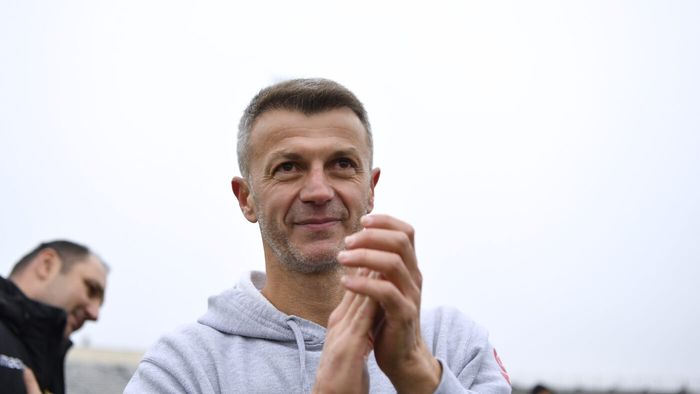 Un alt antrenor sare în apărarea lui Ovidiu Burcă după ce acesta i-a criticat dur pe jucătorii lui Dinamo: „Probabil se lăsau dacă nu îi lua el! Iar ei, pac, grevă”