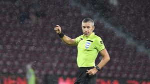 Dinamo, distrusă de Radu Petrescu? Verdictul specialistului Marius Avram despre cele două faze controversate la care „câinii” au cerut penalty în meciul cu Sepsi