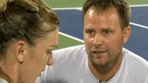 „E greu de lucrat cu Simona Halep?" Antrenorul concediat „fără motiv" de româncă a răspuns fără să stea pe gânduri: „Pe teren..."